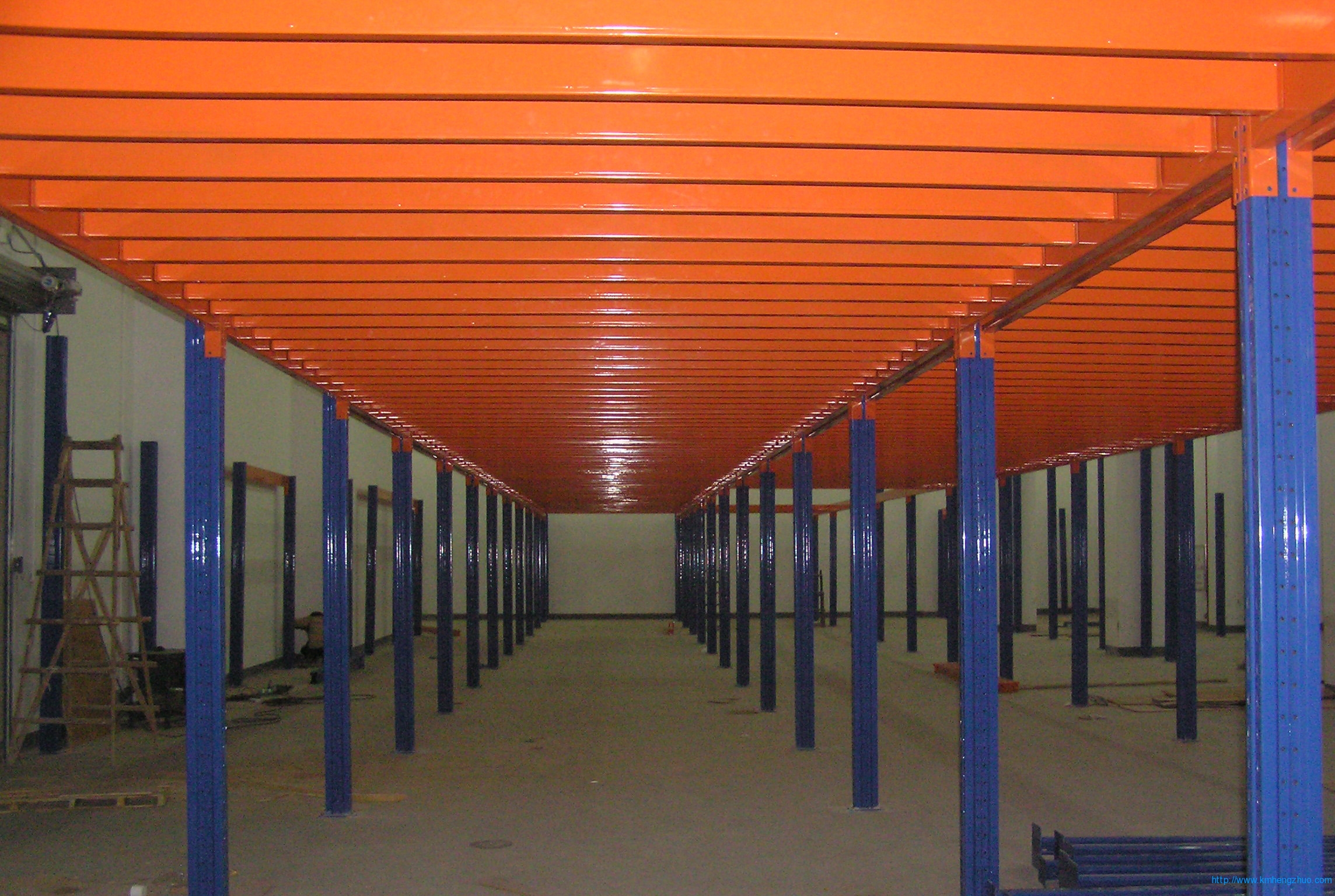 HZ-688型閣樓式貨架應(yīng)用案例 HZ-688型閣樓式貨架應(yīng)用案例